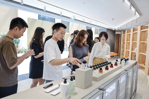 BYREDO1.jpg BYREDO1.jpg